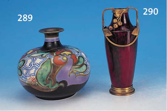 VASE, GOUDA, HOLLAND, BEZ. 218 ANEMOON, GOEDEWAAGEN, (1880 GOUADA, STILLEBENMALERIN), KERAMIK, REICH BEMALT, ABSTR. BLUMENDEKOR, H. 16 CM