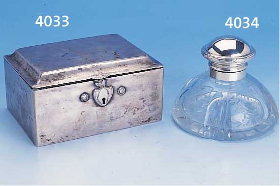 ZUCKERDOSE, ÖSTERREICH/UNGARN UM 1810, 13LöTIGES SILBER, SIGN. SZOTHMAN, REINES BIE- DERMEIER/EMPIRE, GLATTE KLASS. FORM, SCHLüSSELFEHLT, AM ...