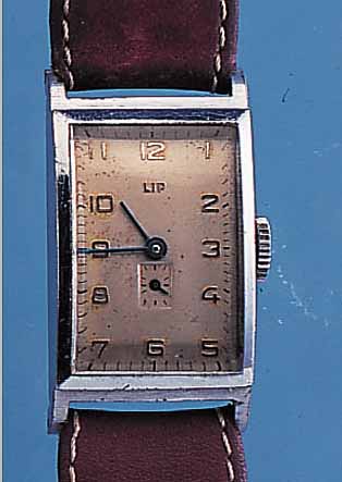 LIP HERRENARMBANDUHR, REF.-NR. 887508, FRANKREICH UM 1938, METALL VERCHR., KONKAVGL.,EDELST.-BODEN GEDR., VERSCHR. INNENBODEN, BLATT ...