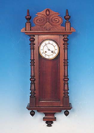 WANDUHR, MüLLER & CO. MüHLHEIM A.D., VERZIERTES HOLZGEHäUSE, AUFSATZ SEK., DREISEI-TIG VERGLAST, ZWEIGETEILTES EMAILZIFFERBLATT, MASS. ...