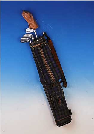 GOLFSET, WOHL 50/60ER JAHRE , EINE TASCHE UND 7 SCHLäGER, 1/3/5/6/7/9 UND BOS PUTTER SPEZIALANFERTIGUNG, TASCHE H.88 CM