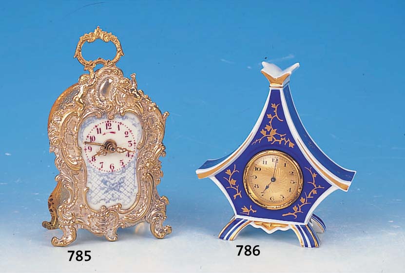 REISEWECKER, FRANKREICH, UM 1910, REICH VERZIERTES MESSINGGEHäUSE, Z.T. VERSILBERT, EMAILZIFFERBLATT (BEI 3 U. 9 MIN. HAARRISSIG),VERZIERTE ...