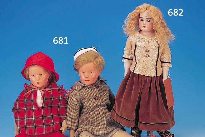 PUPPENPAAR, KäTHE KRUSE, UM 1952, TYP VIII, SOG. DEUTSCHE KINDER AUS DER NACHKRIEGSZEIT, PRODUKTION VEB BAD KöSEN AN DER SAALE, ...