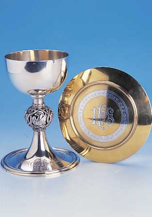 MEßKELCH MIT PATENE, FRANKREICH, UM 1900, , 950ER SILBER, MEISTERMARKE LC MIT REICHSAPFEL NODUS MIT DARSTELLUNG DER 4 APOSTEL IN DEN IHNEN ...