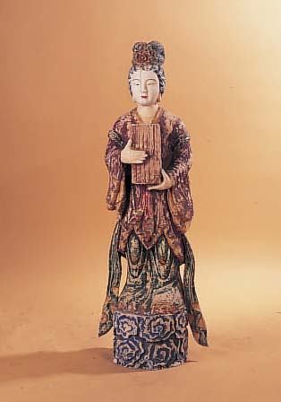 GUAN YIN, CHINA, 2. HäLFTE 19. JH., HOLZ REICH GESCHNITZT UND BUNT BEMALT, H. CA. 116 CM, LEICHT SPANNUNGRISSIG