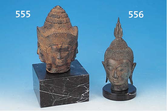 VIERGESICHTIGER BUDDHA-KOPF, THAILAND, 20.JH., NACH DEM VORBILD DES 12.-13. JH., BRONZE, FEINER GUß, MARMORSOCKEL, GESAMTH. 37 CM, KOPF 27 CM