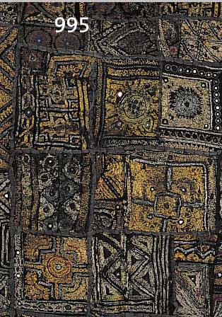 TUCH, BURMA, UM 1900, SCHWARZE BAUMWOLLE, REICH BUNT BESTICKT, TEILS MIT METALLFäDEN, EINGESTICKTE SPIEGELPLäTTCHEN, CA. 60 X 90 CM