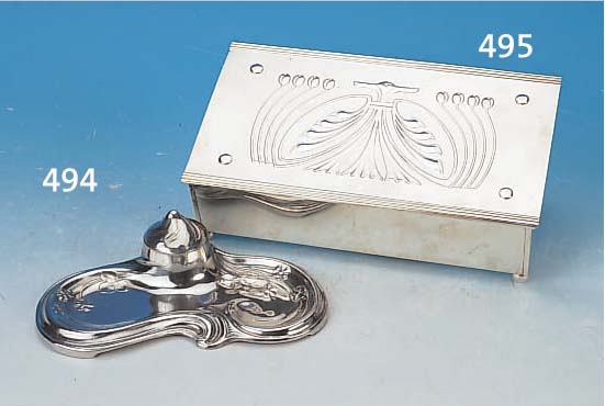 DECKELDOSE, CARL DEFFNER, ESSLINGEN, UM 1900/ 10, METALL VERSILBERT, INNEN VERGOLDET, 7 X 23 X 13.5 CM, SCHöNE JUGENDSTILORNAMENTIK