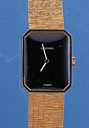 LONGINES DAMENARMBANDUHR, SCHWEIZ UM 1970, NEUTR. GG 750/000-GEH. INCL. GG-GLIEDERB., BODEN GEDR., AUFWEND. ONYX-ZIFFERBL., RUNDAN- KERWERK, 17 ...