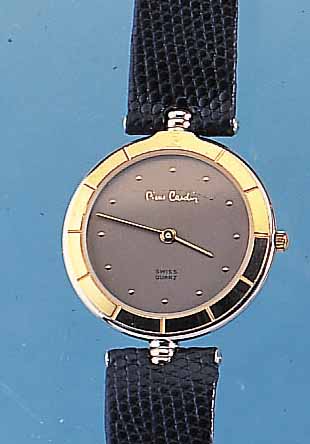 PIERRE CARDIN DAMENARMBANDUHR CHROMACHRON, REF.-NR. ET2/MR0, SCHWEIZ UM 1988, EDELST., KRONE U. LüNETTE HART VERG., BODEN GEDR., MI- ...