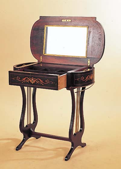 NäHTISCH, FRANKREICH, UM 1900, ROSENHOLZ/ PALISANDER/NUßBAUM, 72 X 70 X 41.5 CM, REICH INTARSIERT, MESSINGBESCHLäGE, EINE PERLLEISTE LOSE, ...
