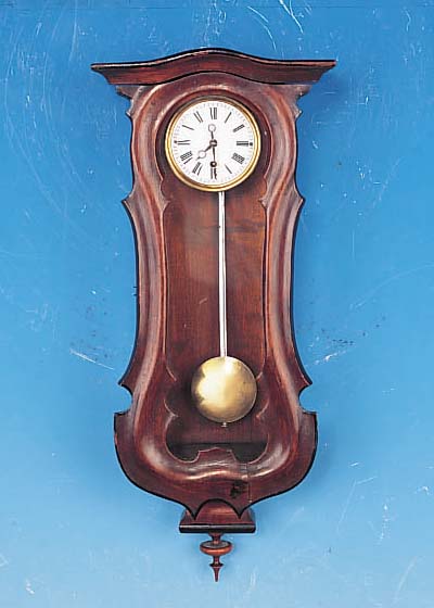MINATUR-WANDUHR, WIEN, UM 1840/50, GE- SCHWUNGENE PROFILIERTE TüR IM SOGEN. VIOLIN- FORM, DREISEITIG VERGLAST, 2 KLEINE BE- KRöNUNGEN ...