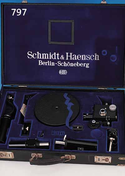UNIVERSALPHOTOMETER NACH BECHSTEIN, FIRMA SCHMIDT & HAENSCH BERLIN, IM ORIGINALKOFFER, DIENT ZUR MESSUNG VON LICHT- UND ...