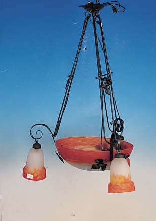 DECKENLAMPE, CROISMARE = MULLER FRES, 20/30ER JAHRE, GLAS, PATE-DE-VERRE, ORANGEF.UND ROTE EINPUDERUNGEN, B. CA. 57 CM, VIER ...