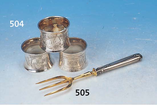DREI SERVIETTENRINGE, NOELL/BINDER UND MOSGAU UM 1900, SILBER, MONOGRAMMIERT, GRAVIERT, H. CA. 4 CM, VERSCHIEDEN