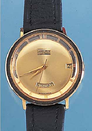 VULCAIN HERRENARMBANDUHR CALENDATE, REF.-NR.P3612A, SCHWEIZ UM 1966, METALL HART VERG., EDELST.-BODEN GESCHR., SELTENE TAG U. DATUMAN-Z., SATIN. ...