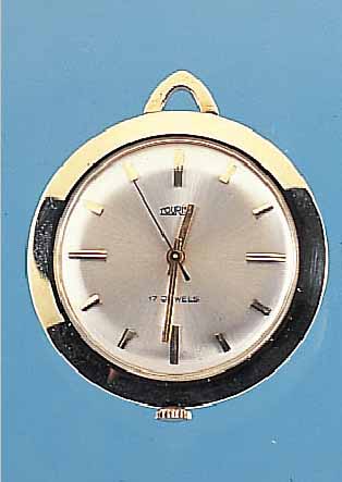TOURIST DAMENANHäNGEUHR, SCHWEIZ/DEUTSCHLANDUM 1964, GG 585/000, D. CA. 35 MM, RUNDANKER- WERK, ETA HANDAUFZUGKAL. 2301, INCABL., EZ 2
