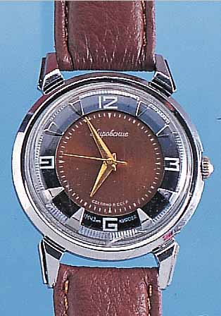 KONVOLUT: 3 HERRENARMBANDUHREN RUSSISCHER BAUWEISE, DAVON 1X POPJEDA, 1X KIROWSKJE, HANDAUFZUGKAL. 50ER JAHRE, 1X IN POLEN ENDMON-TAGE, KAL. ...