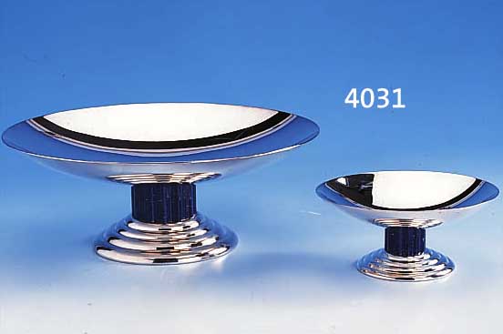 GROßE UND KLEINE KONFEKTANBIETSCHALE, PUIFORCAT FRANCE NACH 1975, METALL VERSILBERT,IM ART-DECO-STIL, FUß GETREPPT, NODUS MIT ...