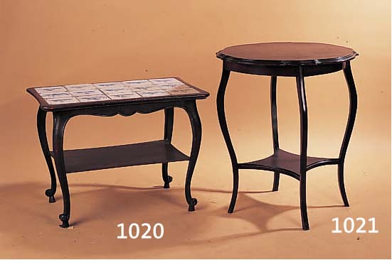 TISCH MIT ALTEN FLIESEN, WOHL FRIESLAND, UM 1800, KERAMIK IN HOLZFASSUNG, 55X72X47 CM, HOLZFASSUNG 19. UND 20. JH., FLIESEN L. BESCH.
