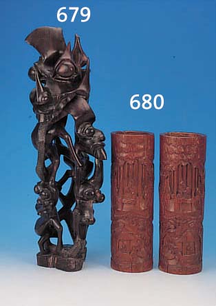 SKULPTUR, TANANIKA, 2. HäLFTE 20. JH., TROPENHOLZ GESCHNITZT, IN ABSTRAKTER FORM, DARSTELLUNG VON GEISTERN O. FABELWESEN, H. CA.62 CM