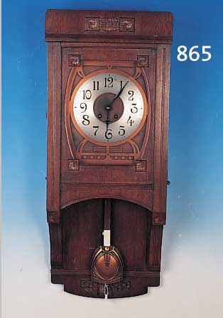 WANDUHR, LENZKIRCH, UM 1890, VERZIERTES EICHENHOLZGEHäUSE, GESCHNITZT, SOG.FREISCHWINGERFORM, VERZIERTES KUPFERZIFFER- BLATT IN ...