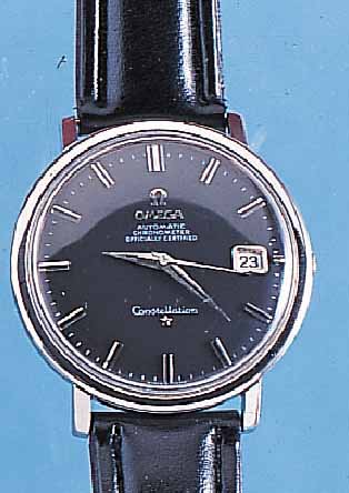 OMEGA HERRENARMBANDUHR CONSTELLATION, REF.- NR. ST168004, SCHWEIZ UM 1966, EDELST., BODEN GESCHR., KRONE ZUM SCHUTZ IN GEH. EINGEL., BLATT REST., ...