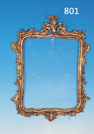 PAAR BILDERRAHMEN, ITALIEN, UM 1900, HOLZ REICH GESCHNITZT MIT ROCAILLEN, GESTUCKT UND GOLDFARBEN GEFAßT, JE CA. 72 X 54 CM, INNENMAßE ...
