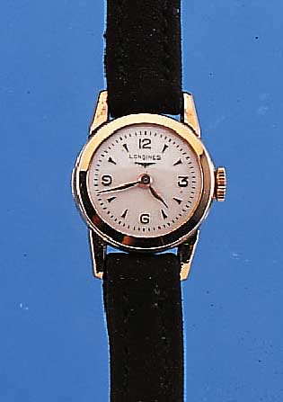 KONVOLUT: 2 LONGINES DAMENARMBANDUHREN, WOHL UNGETR. LAGERW., VON 1952-1959, BEIDE METALLGEH., 1X ROSE-VERG., 1X GELB-VERG., BEIDE BöDEN ...