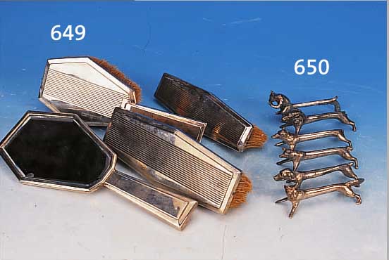 12 MESSERBäNKCHEN, FRANKREICH, 30ER JAHRE, METALL EHEMALS VERSILBERT, IN 11 VERSCH. TIERFORMEN, L. JE CA. 9 CM