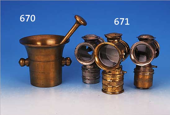 DREI KARBIDLAMPEN, UM 1900-1910, 1 X ALEPH, MESSING, 2 X HASSIA, METALL VERNICKELT, MIT BUNTEN FACETTIERTEN GLASAPPLIKATIONEN, ALLE VERBEULT, H. ...