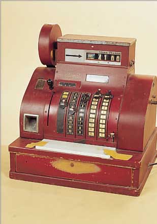 KASSE, NATIONAL KRUPP, BAUJAHR 1932, HOLZ UND METALL, 52 X 41 X 51 CM, GEBRAUCHSSCHäDEN, OHNE ...