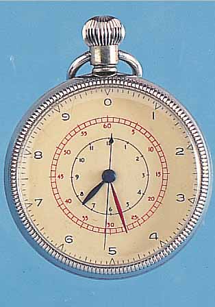 ZENITH B-TASCHENUHR, REF.-NR. 8340798, SCHWEIZ UM 1940, NICKEL VERSCHR., FüR DIE BRIT. ARMEE SO REG.-GRAV. AUF GEH.-BODEN, ZIFFERBL. ...