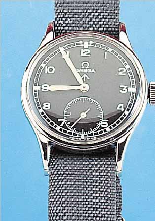 OMEGA MILITäRARMBANDUHR, REF.-NR. 10666720, SCHWEIZ UM 1949, EDELST., BODEN GESCHR., LT. RüCKS. GRAV. FüR DIE BRIT. ARMEE, BLATT ...