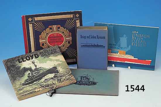 KONV. AUS: BUCH: KRIEG AUF SIEBEN OZEANEN; ZIGARETTENSAMMELALBUM: UNIFORMEN DER MARINE UND SCHUTZTRUPPEN; LLOYD, FLOTTEN-BILDER DEUT-SCHE MARINE; ...