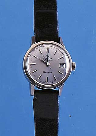 OMEGA DAMENARMBANDUHR AUTOMATIK, REF.-NR. 566-045, UM 1970, EDELST., LEDERB. M. ORIG.- STIFTSCHL., WERK VERG., KAL. 684, INCABL. STOßGES., ...