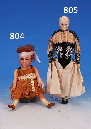 PORZELLANKOPFPUPPE, DEUTSCH, UM 1860, WOHL SONNEBERG, BRUSTPLATTENKOPF BEMALT, STOFF- KöRPER MIT MISCHMASSEARMEN UND -BEINEN, H. CA. 21 CM