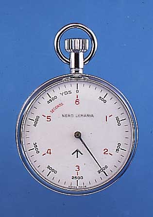 LEMANIA EINHANDSTOPPER NERO, SCHWEIZ UM 1974METALL VERCHR., SCHNELLSCHW. FüR DIE BRIT. ARMEE, SO REGISTRATURGRAV. AUF BODEN, EMAIL- FARB. ...
