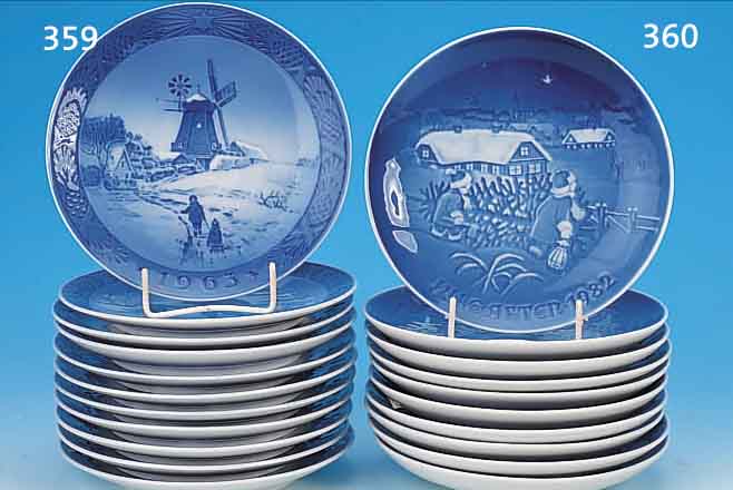 10 WEIHNACHTSTELLER, BING & GRONDAHL, 1973 BIS1982, PORZELLAN, BLAUMALEREI UNTER DER GLASUR, D. JE CA. 18 CM