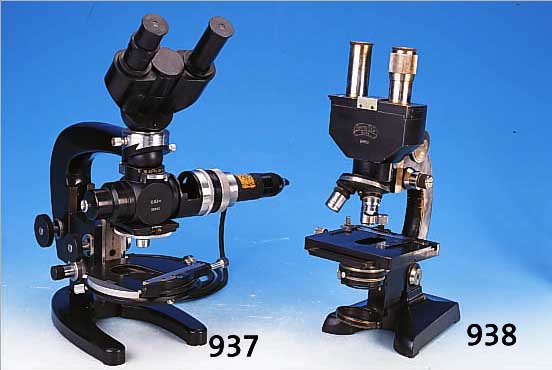 STEREO-MIKROSKOP, CARL ZEISS JENA, ENDE 30ER JAHRE, 0,63X, ELEKTR. BELEUCHTBAR, NICHT GEPRüFT, H. CA. 38 CM, ALTERSSPUREN