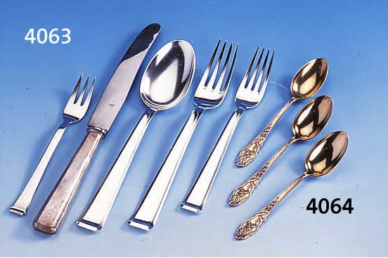 54TEILIGES BESTECK, BRUCKMANN & SöHNE HEIL- BRONN, 800ER SILBER, TYP. ART-DECO, BEST. AUS 11 MESSSERN M. STAHLKLINGEN, GRIFFE GEF., 12 GABELN, ...