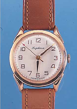 KIROWSKI HERRENARMBANDUHR, REF.-NR. 34773, SOWJETUNION UM 1950, RG 583/000, BODEN GEDR., AUßER LEDERB. U. GLAS ORIG.-ZUSTAND, 16 ST., GEFERT. VON ...