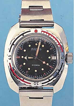 KONVOLUT: 4 RUSSISCHE HERRENARMBANDUHREN, ALLE GEH. U. KRONEN VERSCHR., BEI FERTIGST. WASSERD., 1X BEZ. WOSTOK, 21 ST., AUTOMATIK, KAL. 2416, ...