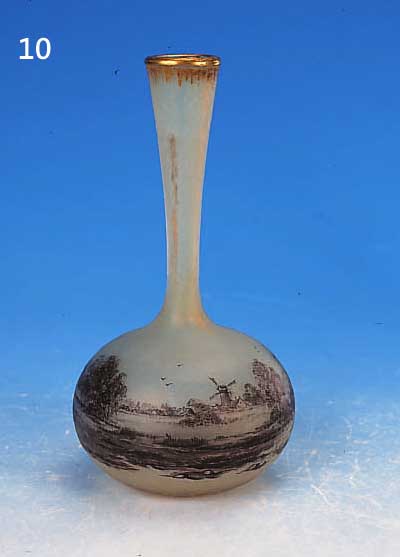 VASE, DAUM, NANCY, UM 1890/1900, FARBLOSES GLAS, H. 16.5 CM, MATTIERT, GOLDSTAFFAGE, SEHR FEINE UMLAUFENDE ...