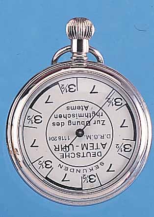 DEUTSCHE ATEMUHR IN FORM EINER TASCHENUHR, ENTWICKELT ZUR ÜBUNG DES RYTM. ATMENS UNTER PATENT-NR. 1118204, ENSPR. GET. KONTRASTZIF- FERBL., ...