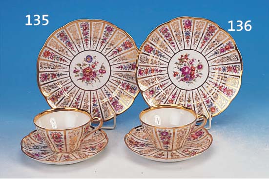 GEDECK, DRESDEN, UM 1900, PORZELLAN, H. 6 CM, DESSERTT. 18.5 CM, INSG. CA. 24 BE- MALTE FELDER