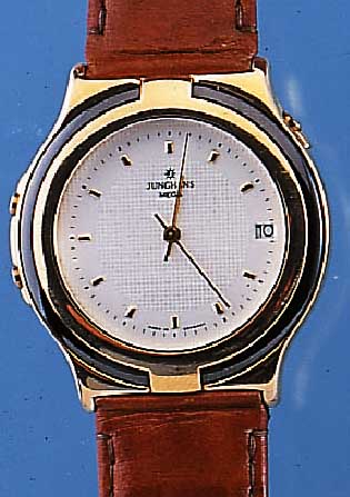 JUNGHANS HERRENARMBANDUHR MEGAQUARTZ, REF.- NR. 20-7320-310, DEUTSCHLAND UM 1994, METALL HARTVERG., EDELST.-BODEN GEDR., LEDERB. M. ANTENNE, ...