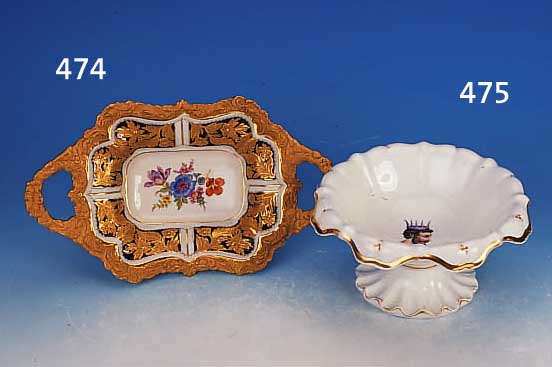 DOPPELHENKELSCHALE, MEISSEN, 2. WAHL, 60ER JAHRE, PORZELLAN, 8 X 35 X 21 CM, Z.T. KOBALBLAUGRUNDIG, REICHE GOLDSTAFFAGE, DIESE Z. T. L. ...