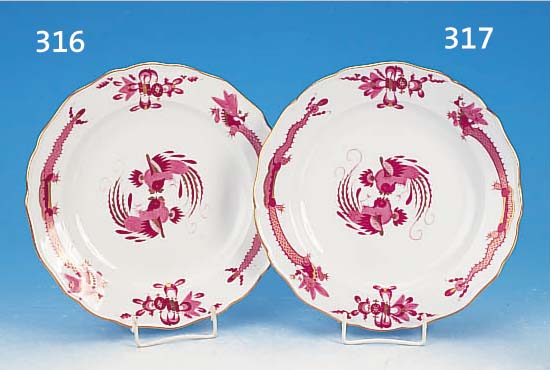 TELLER, MEISSEN, UM 1880/90, PORZELLAN, D. 25 CM, SAMMELWüRDIG, PURPURFARBENER DRACHENDEKOR, 1. WAHL