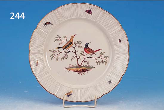 TELLER, LUDWIGSBURG, UM 1760/70, PORZELLAN, D.24 CM, SEHR SCHöNE BEMALUNG MIT ZWEI VöGELN UND SECHS INSEKTEN, AM RAND MIT CHIP, STAND- RING MIT ...